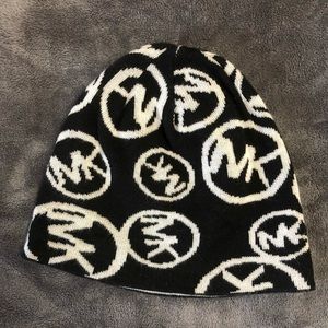 Michael Kors Signature Logo Winter Knit Beanie